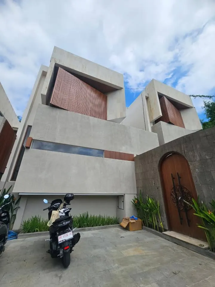 3 bedroom villa with private pool