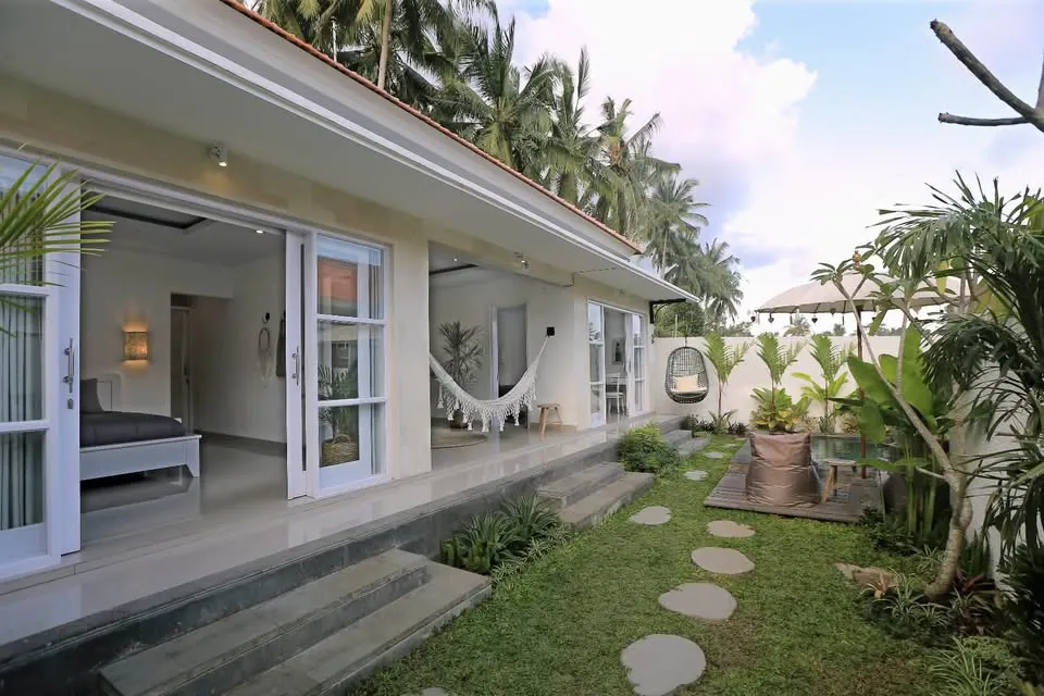 2 bedroom villa with private pool, quiet rice field