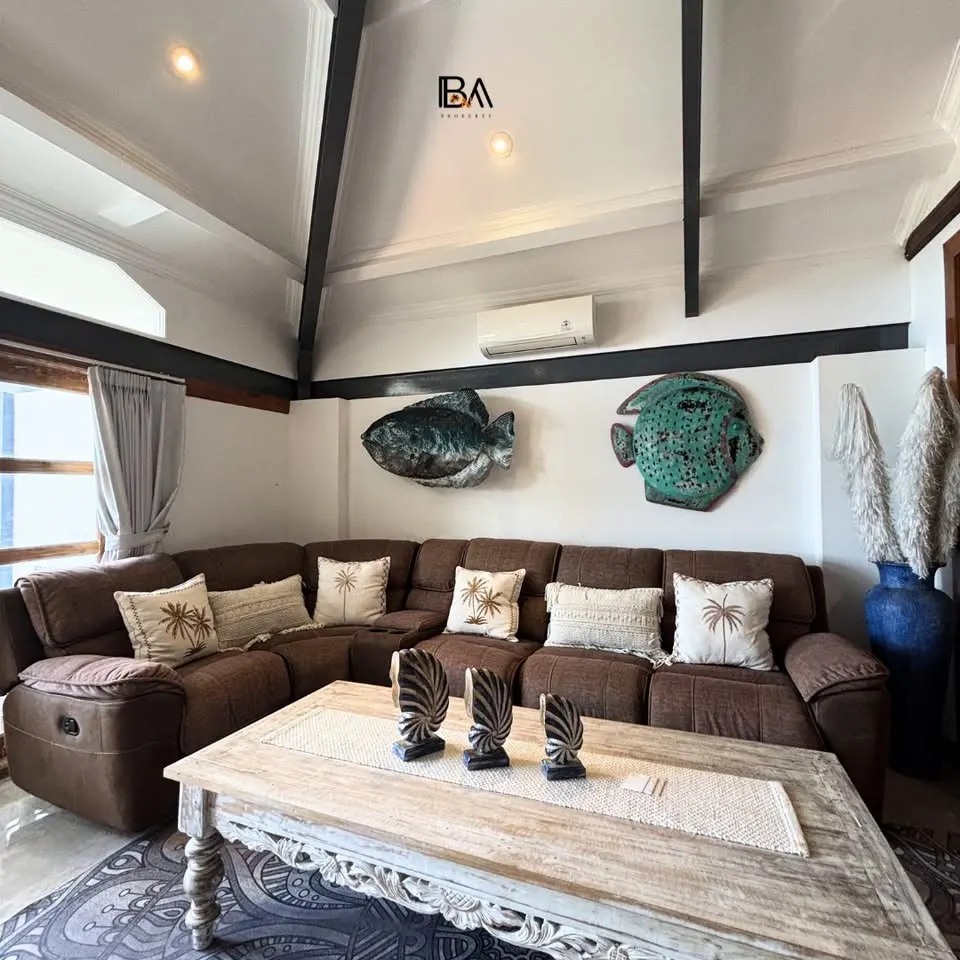 1 bedroom apartment with ocean views, 2 minutes from Sunrise Beach