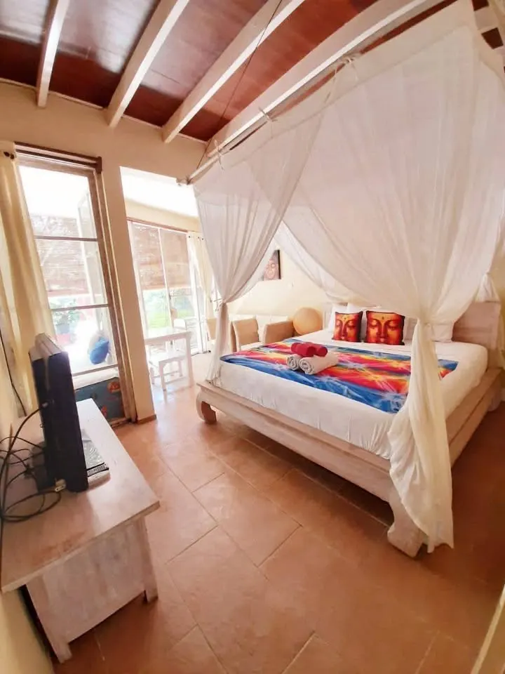 1 bedroom apartment with good kitchen, close to shops