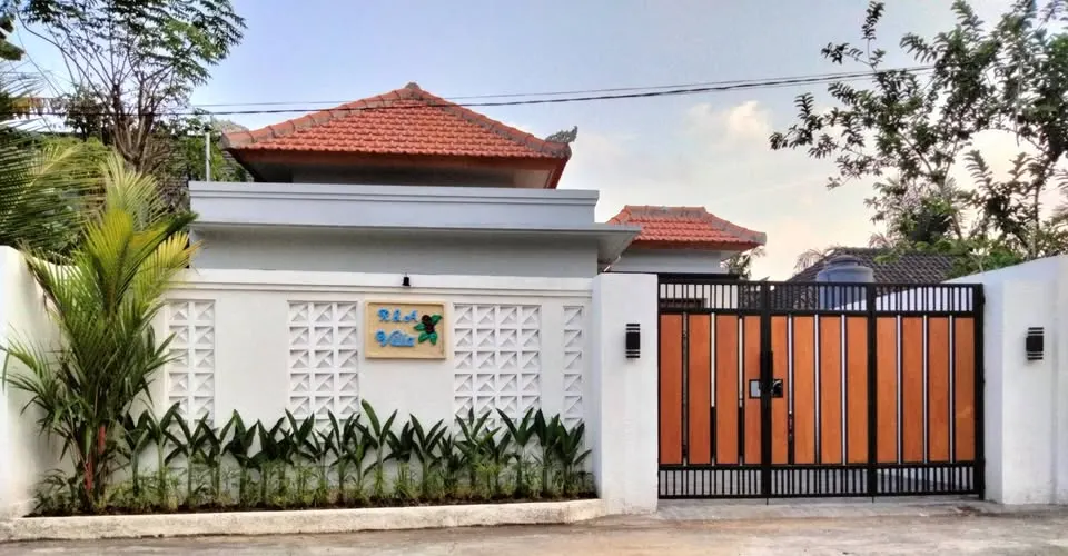 1 bedroom villa with private garden, close to supermarkets
