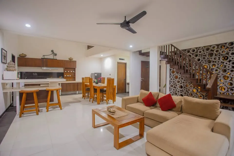 3 bedroom villa with swimming pool, close to Pepito and Starbucks