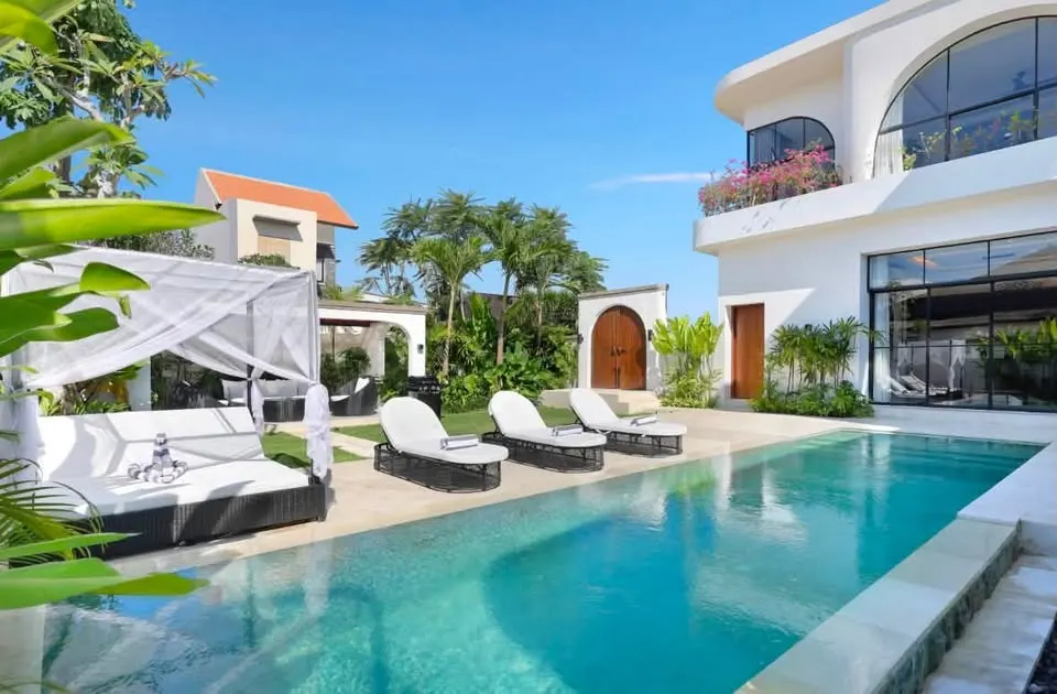 3 bedroom villa with private pool, between Canggu, Kerobokan and Seminyak