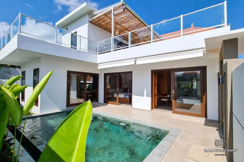 2 bedroom villa with private pool, close to beach and cafes