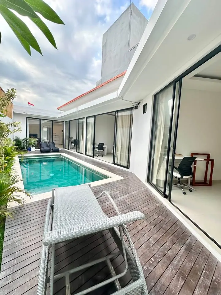 3 bedroom villa with private pool, close to cafes, restaurants, beach and convenience stores