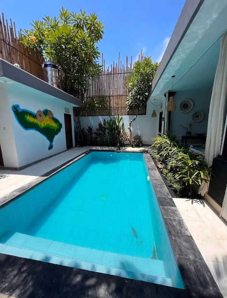 2 bedroom villa with private pool, close to cafes, restaurants, beach and convenience stores