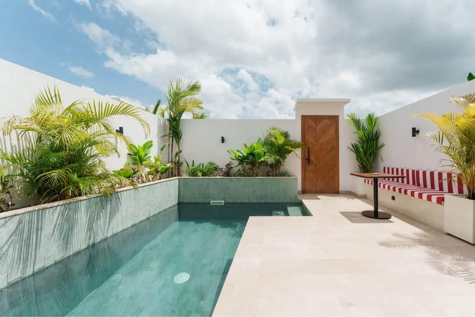 1 bedroom villa with private pool, 4 minutes from Wanderlust Fitness Village