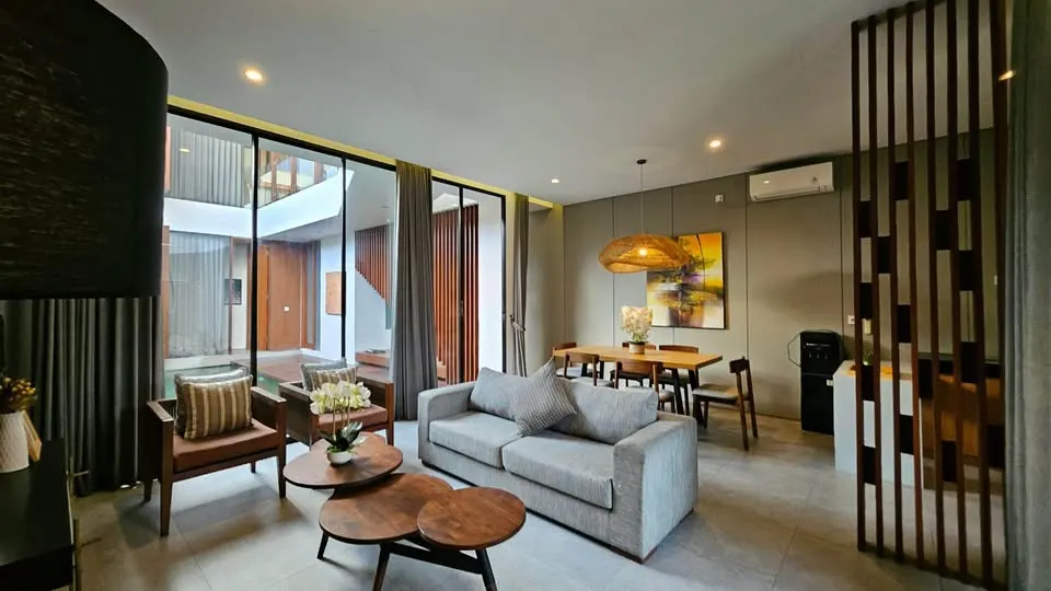 4 bedroom villa with private pool, 5 minutes from Canggu beach