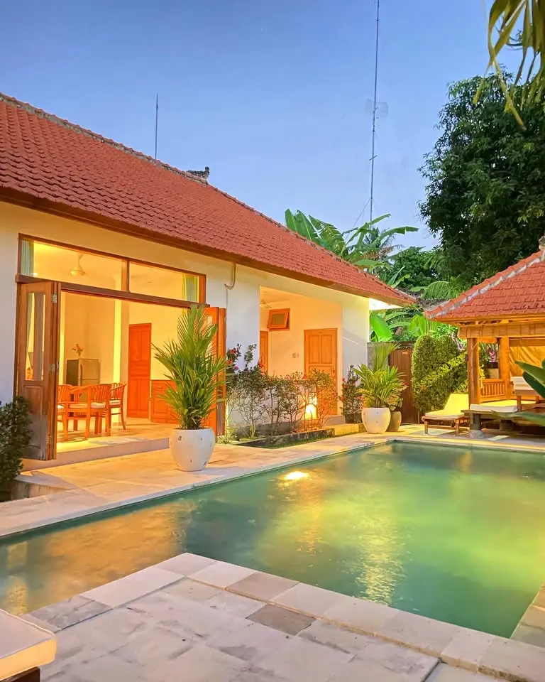 3 bedroom villa with private pool