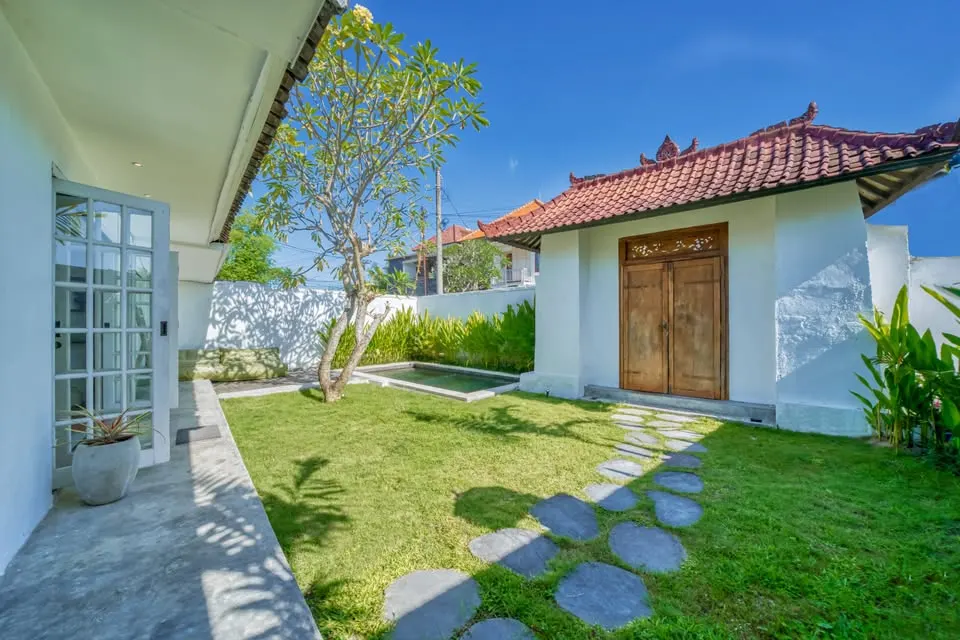 4 bedroom villa with private pool, near popular beaches