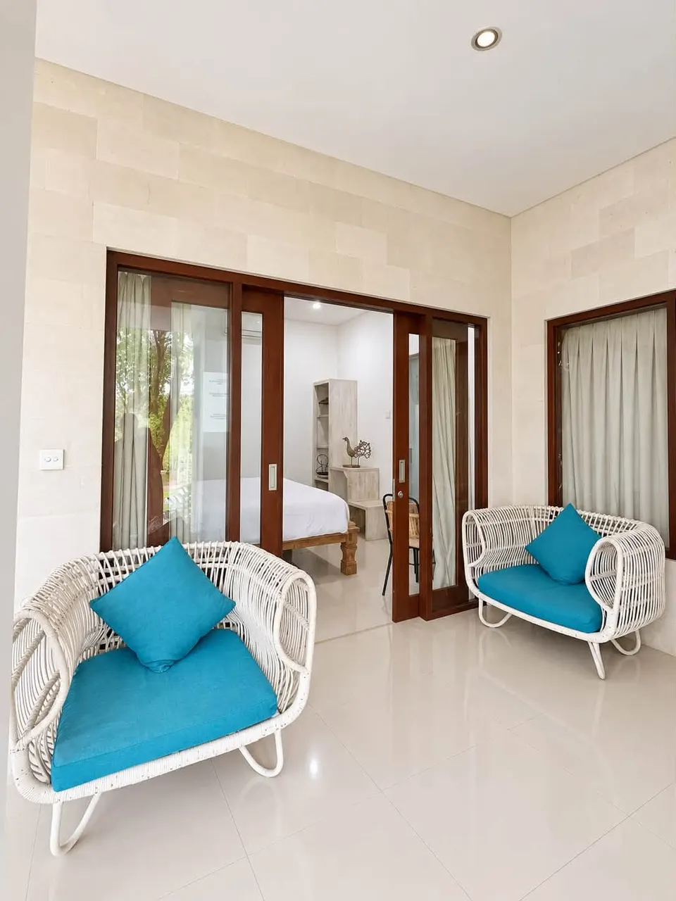 Room in a guesthouse with shared kitchen, walking distance to the beach