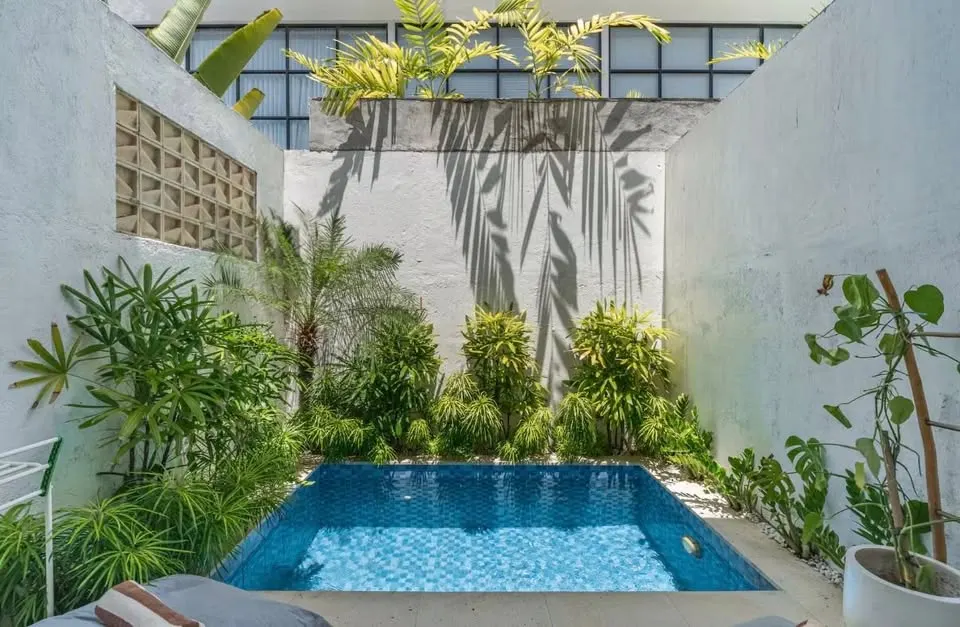 1 bedroom villa with private pool, close to cafes, restaurants and beach