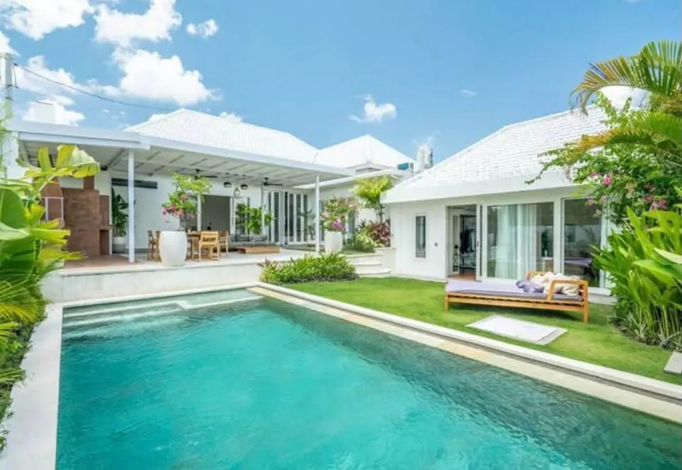 3 bedroom villa with private pool, close to schools and cafes