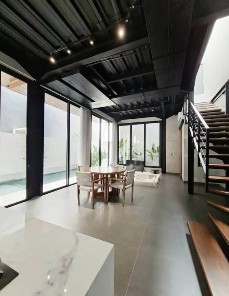 2 bedroom villa with enclosed livingroom