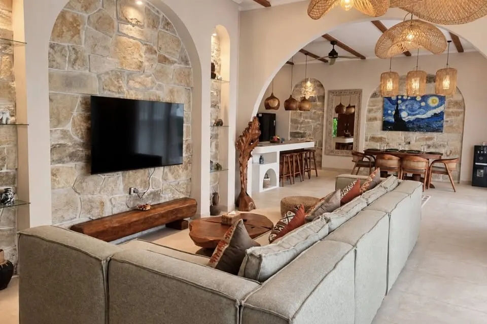 3 bedroom villa with private pool and jungle views, close to beach
