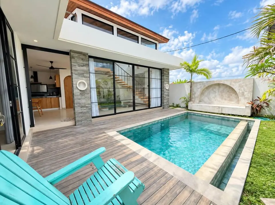 2 bedroom villa with roof top, six minutes from the beach