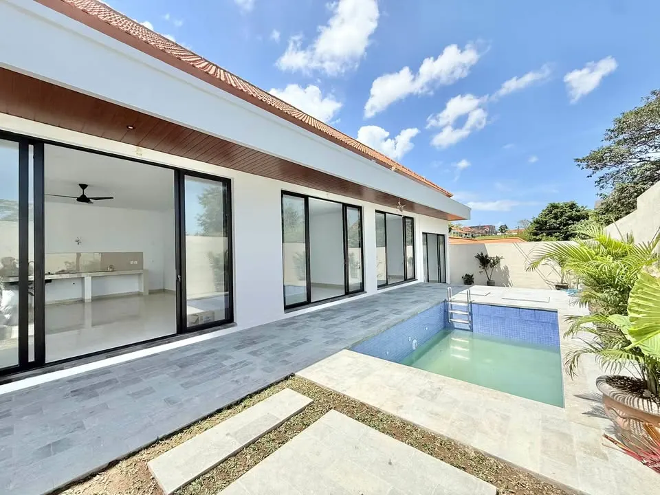3 bedroom villa with land, five minutes from the beach