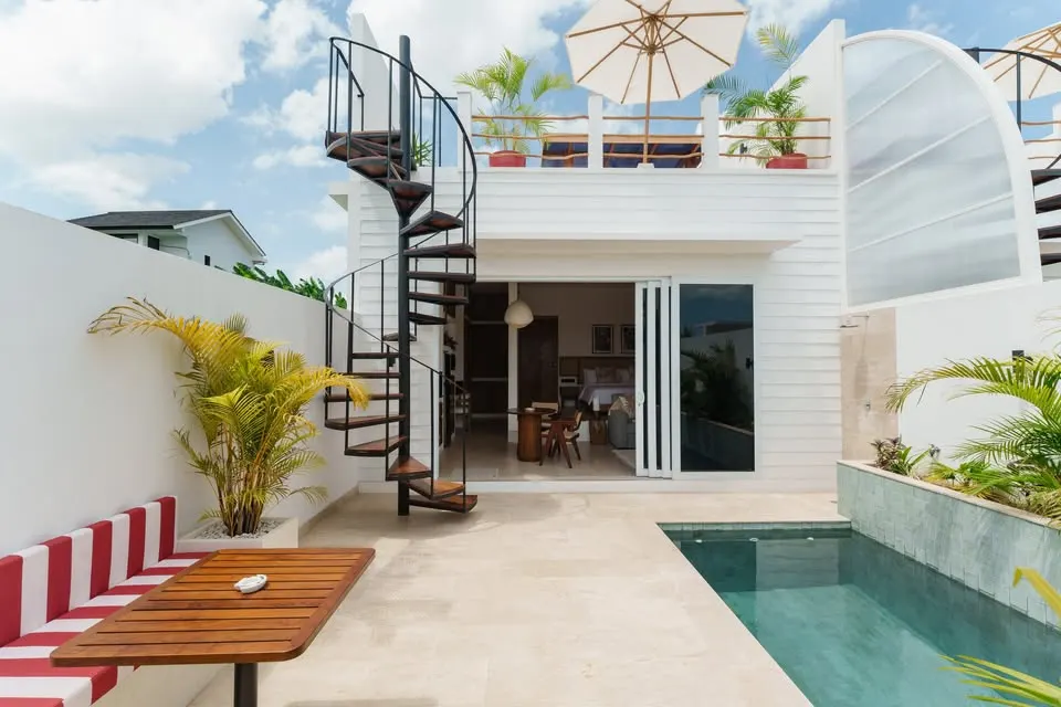 1 bedroom villa with private pool, 4 minutes from Wanderlust Fitness Village