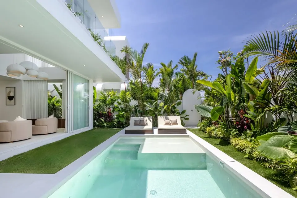 3 bedroom villa with private pool, walking distance to the beach