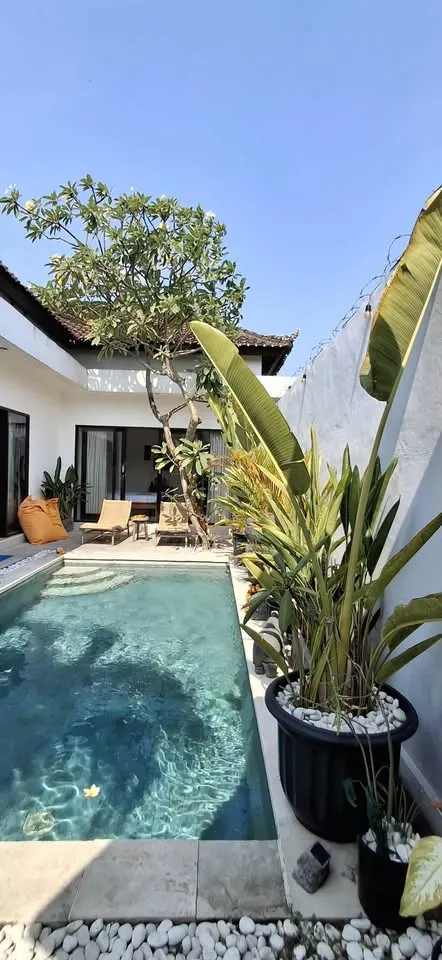 3 bedroom villa with private pool, quiet area near restaurants and shops