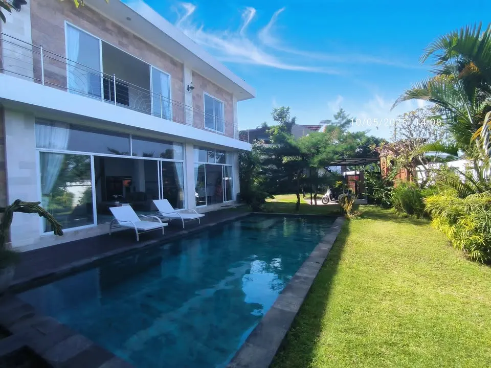 4 bedroom villa with private pool