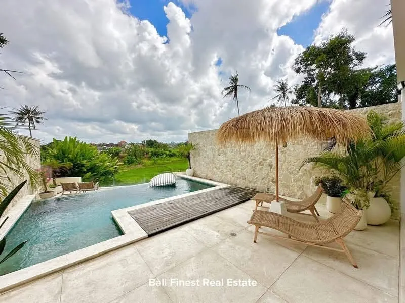 2 bedroom villa with private pool, shared garden