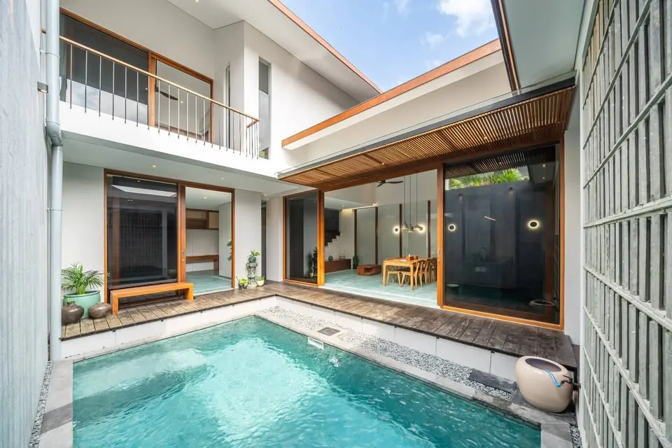 2 bedroom villa with private pool, close to schools, healthcare and restaurants