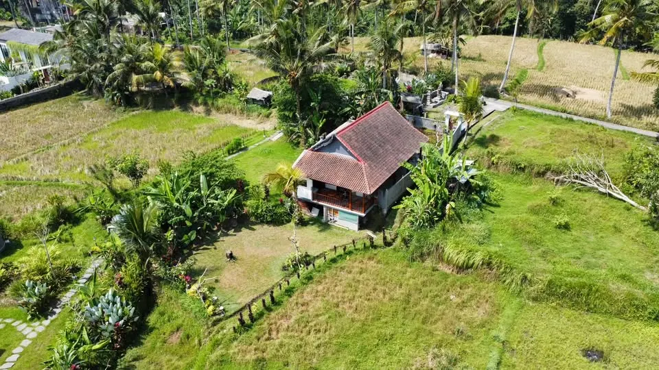 2 bedroom house with garden space, peaceful surroundings