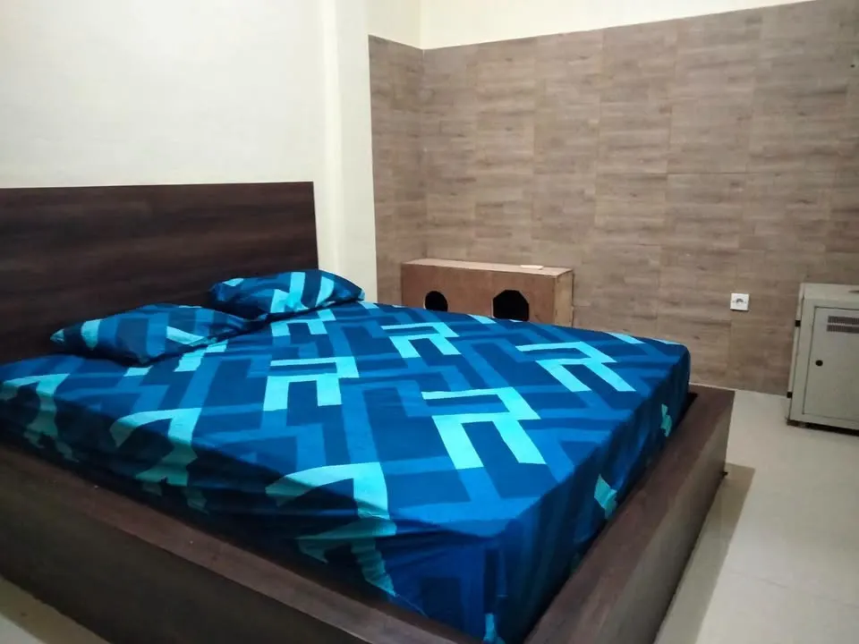 Room with daily rates