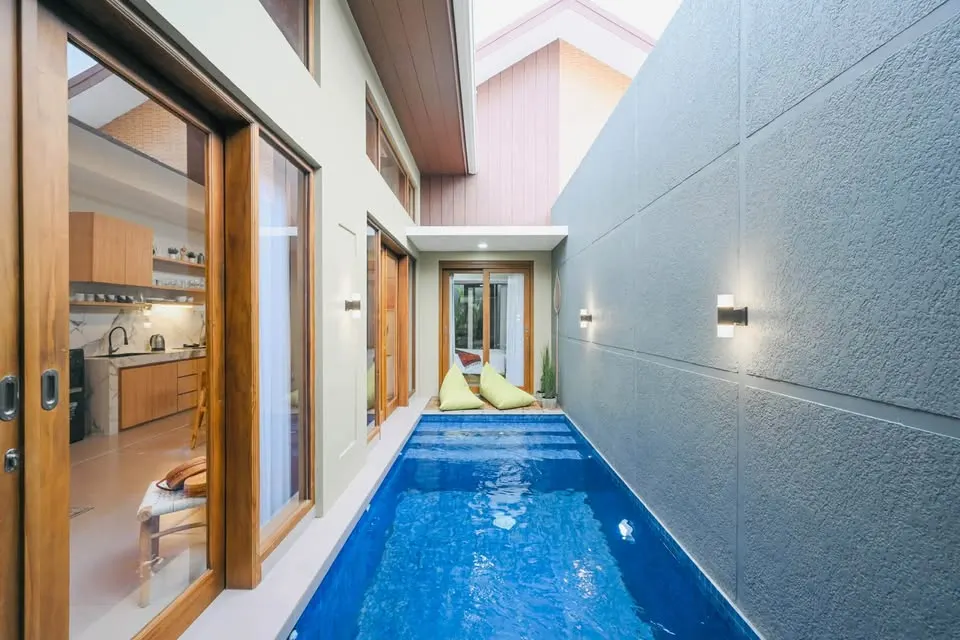 2 bedroom villa with private pool, close to gyms and beach clubs