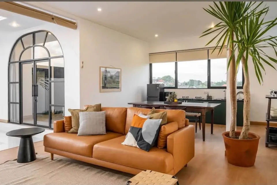 2 bedroom villa with private pool, 10 minutes from school and beach