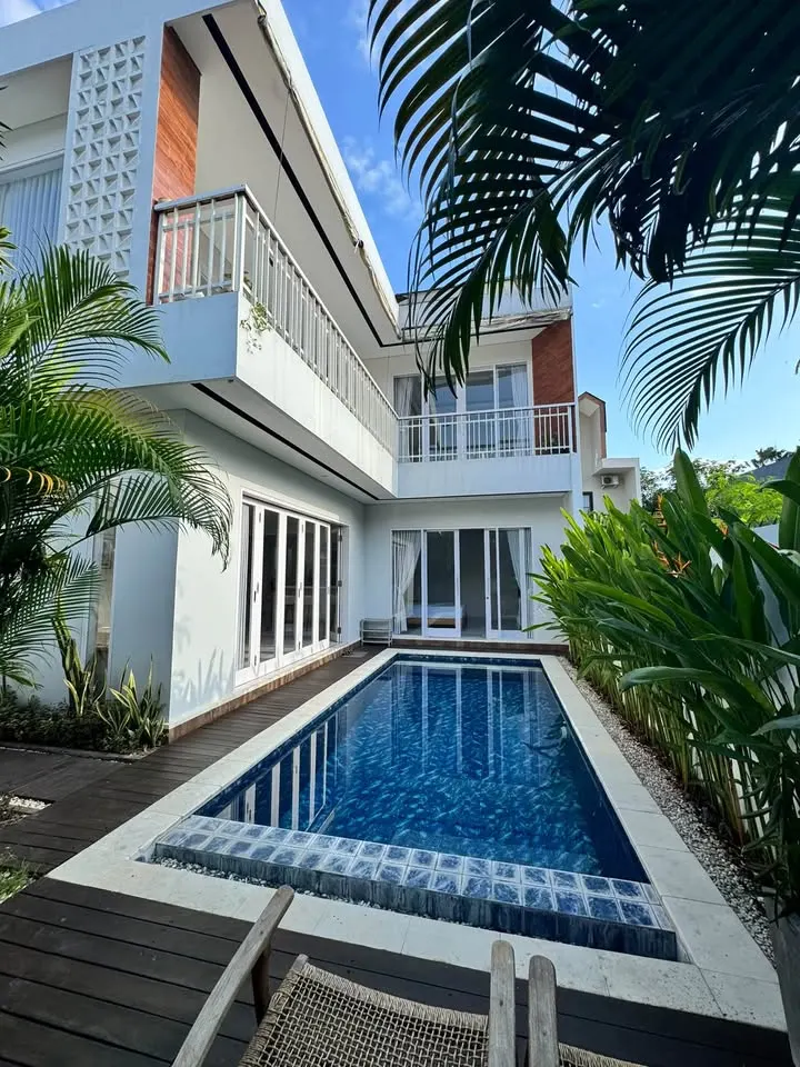 3 bedroom villa with private pool