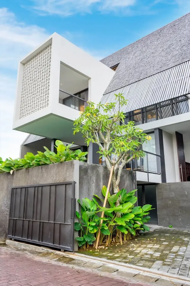 3 bedroom house with rooftop and balcony