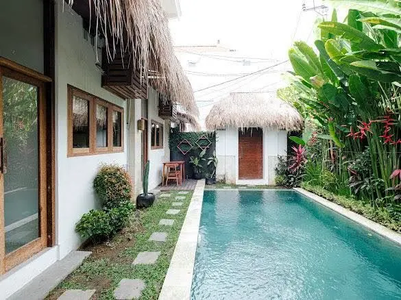 1 bedroom house with shared pool, close to cafes, restaurants and beach
