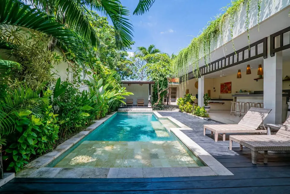 3 bedroom villa with private pool, close to cafes, restaurants, beach and convenience stores