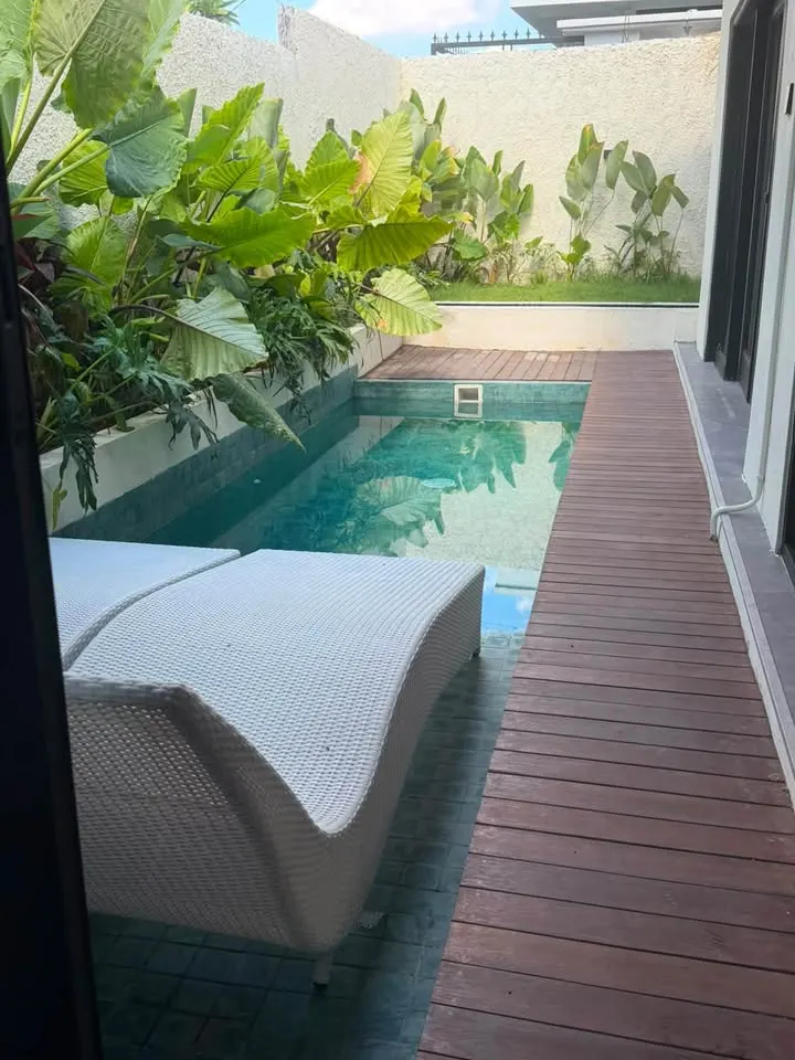 2 bedroom villa with private pool, close to cafes, restaurants, beach and convenience stores
