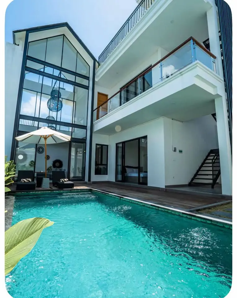 3 bedroom villa with private pool, close to cafes, restaurants, beach and convenience stores