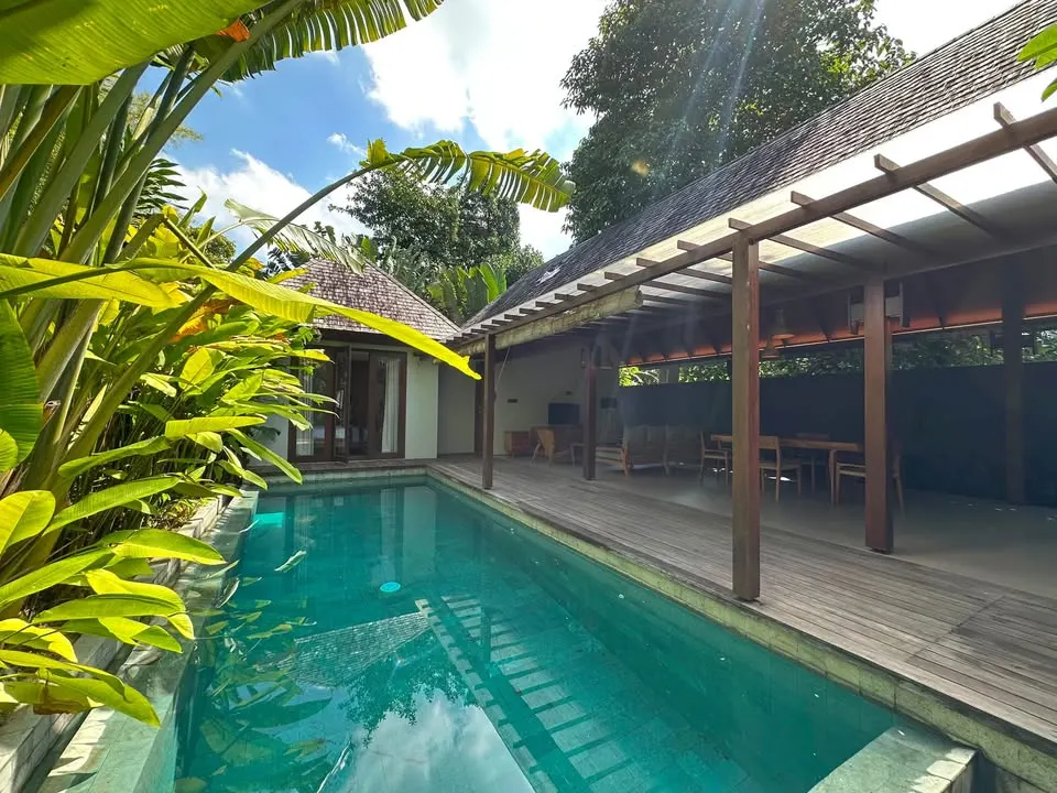 2 bedroom villa with close proximity to beach, near restaurants and cafes