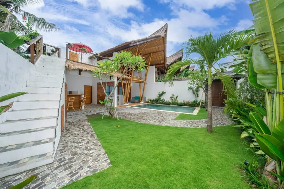 2 bedroom villa with private pool, five minutes from the beach