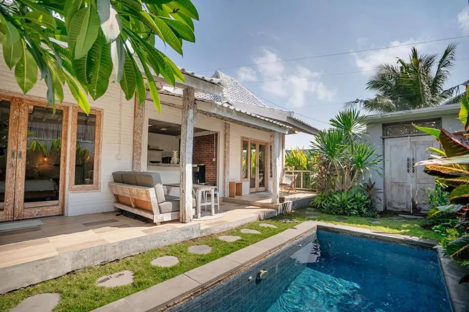 2 bedroom villa with private pool, 5 minutes from the beach