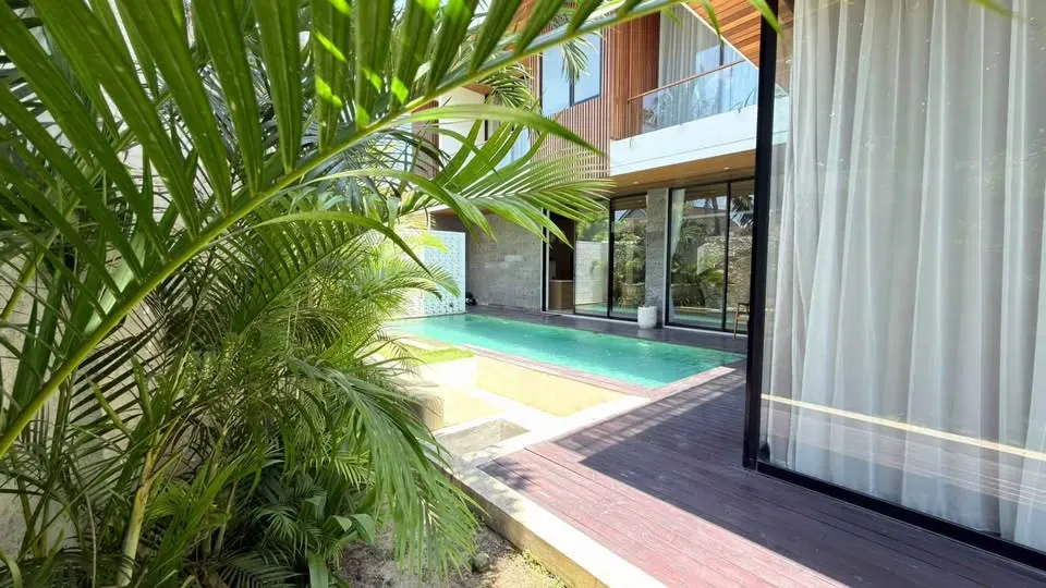 3 bedroom villa with private swimming pool, close to Batu Bolong Beach