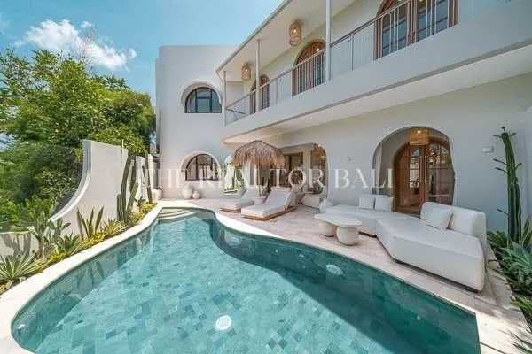 4 bedroom villa with rice field view and movie room
