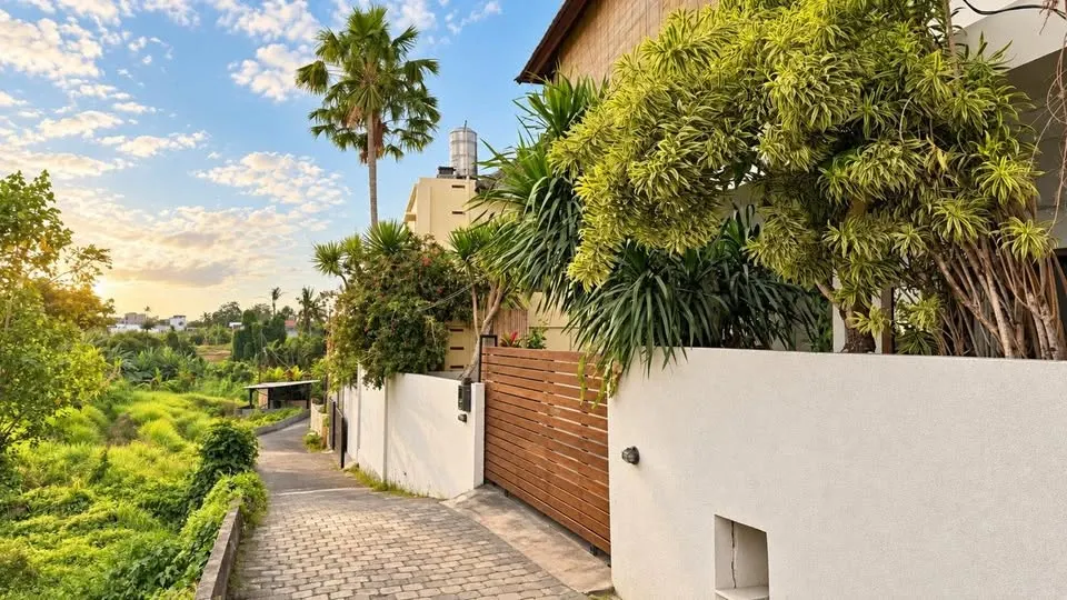 2 bedroom villa with private pool, close to beach and cafe