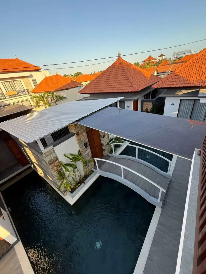 4 bedroom villa with parking