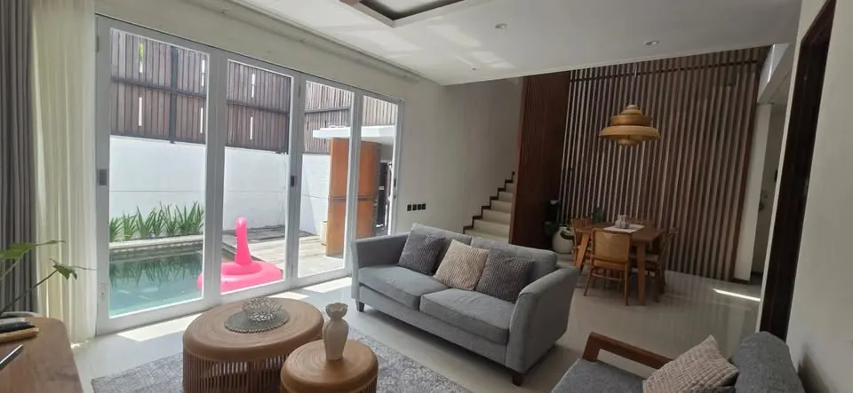 2 bedroom villa with private pool, near the beach and cafes