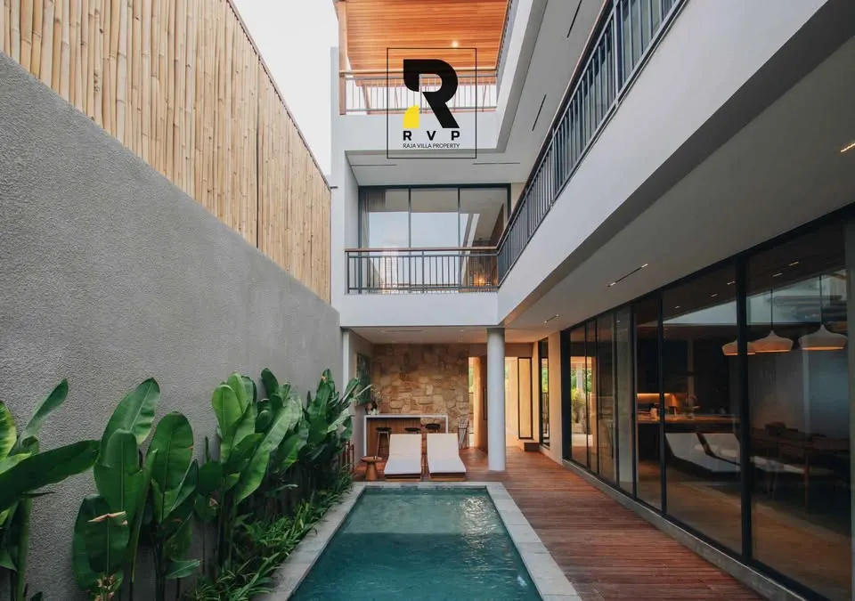 3 bedroom villa with private pool, near the beach and cafes