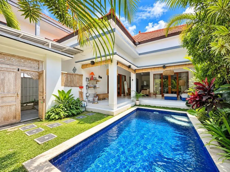 3 bedroom villa with private area