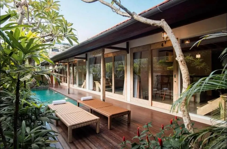 1 bedroom room with pool, quiet area