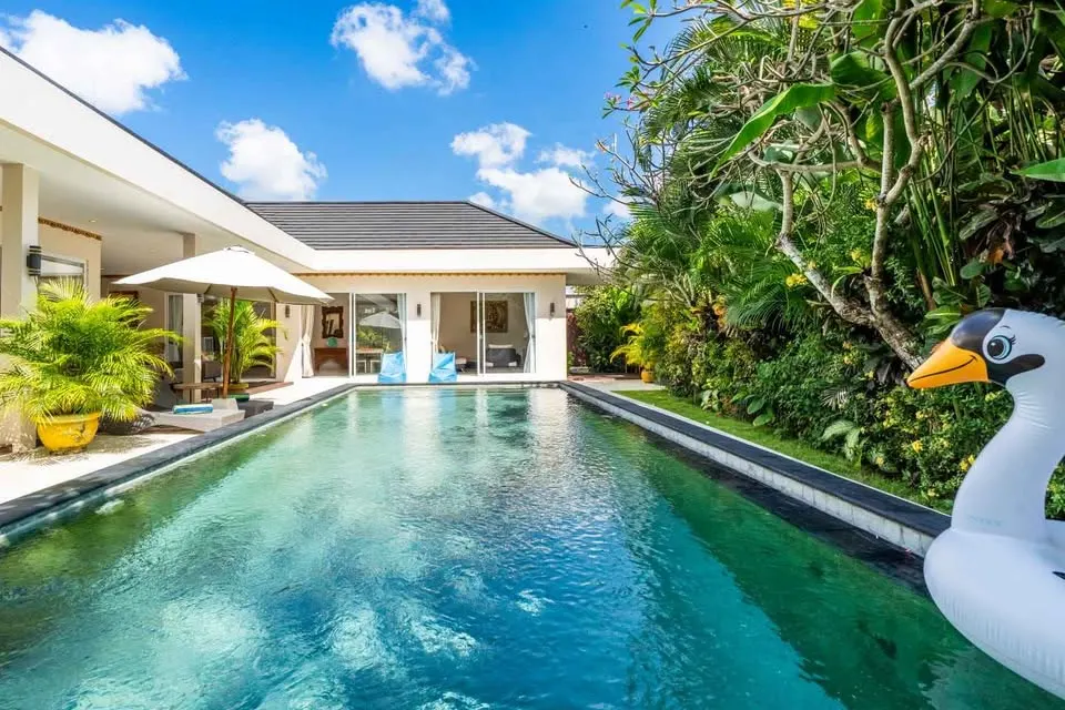 3 bedroom villa with private pool