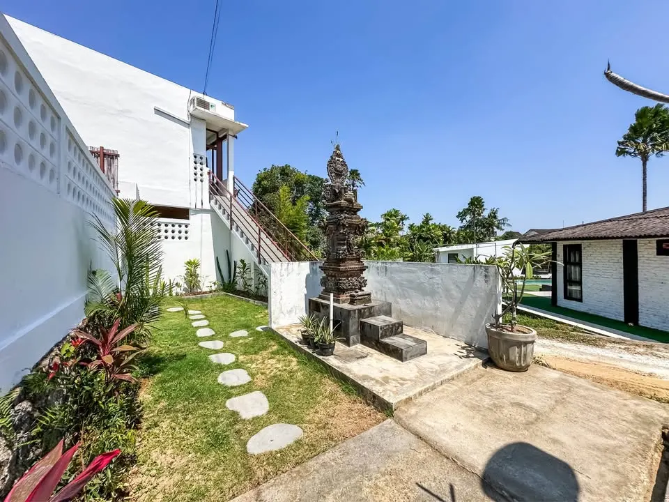 2 bedroom villa with air conditioning, near beaches and rice fields